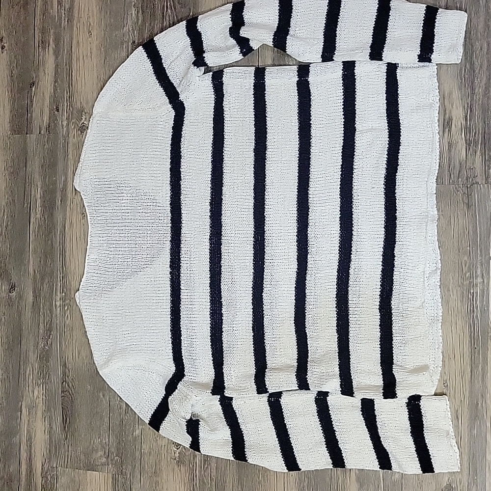 Sweater - Picture 2 of 3
